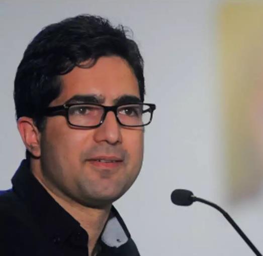 Those encouraging people to defy Highway ban, should leave their PSOs, Govt vehicles: Shah Faesal
