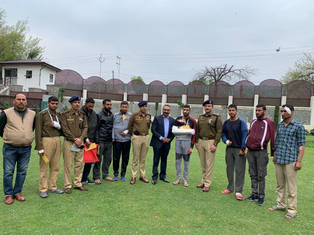 DGP meets injured police personnel