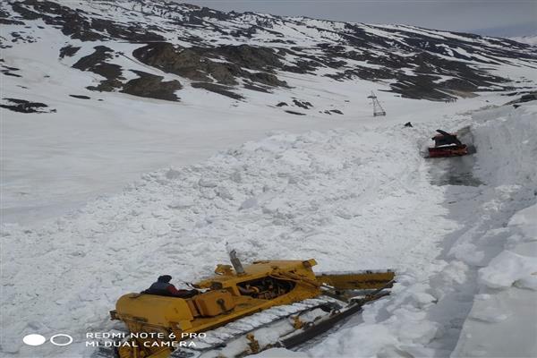 Snow clearance operation completes on Sgr-Leh highway: BRO