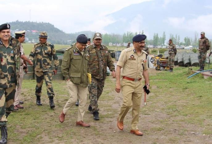 DGP visits Marwah, Dachan, Kishtwar, reviews security arrangements