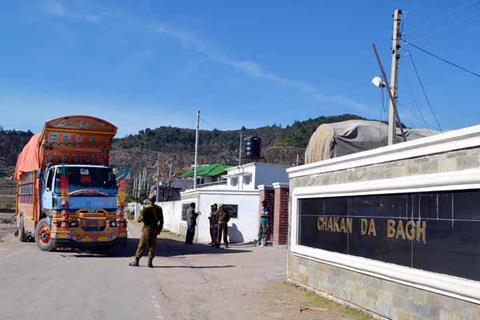 MHA suspends cross LoC trade at Salamabad, Chakan-da-Bagh