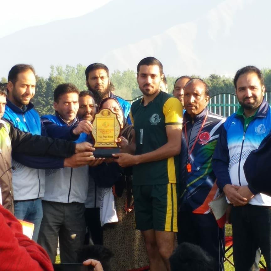 JKASC hails Muzamil, Suhail for winning college road race