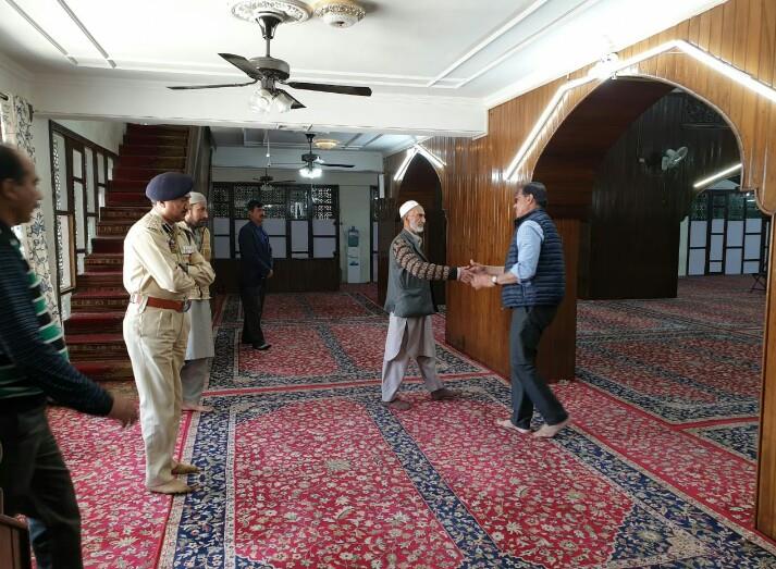 Advisor Kumar visits Dargah Hazratbal, SKIMS Soura