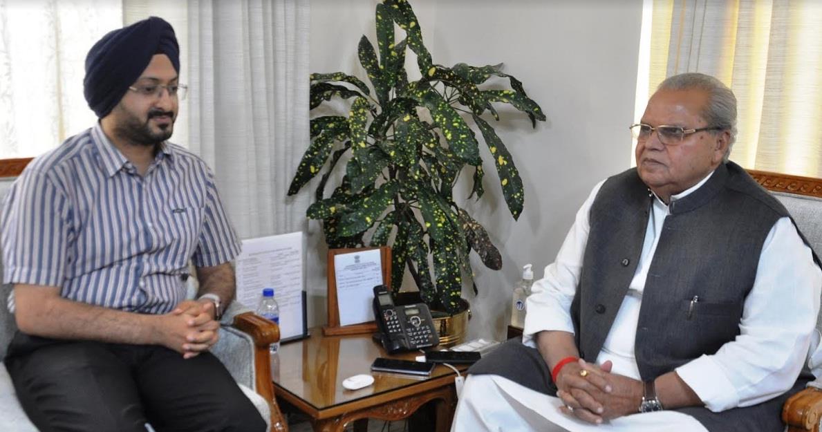 CEO SMVDSB meets Governor