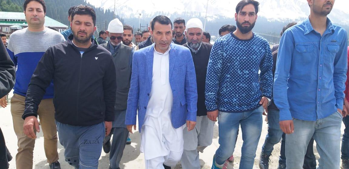 Gondola E-Ticketing: Don't politicise Tourism, Gulmarg: Farooq Shah