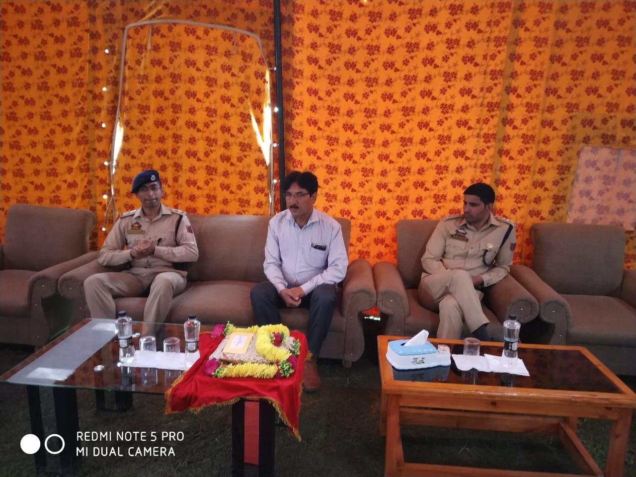 SP Kulgam hosts farewell function for superannuating officer