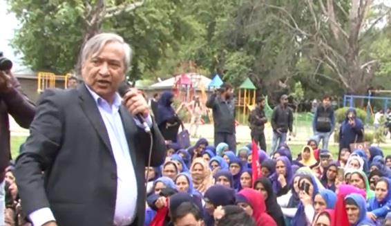 To mark ‘Int’l Labour Day’, Tarigami leads rally in Srinagar