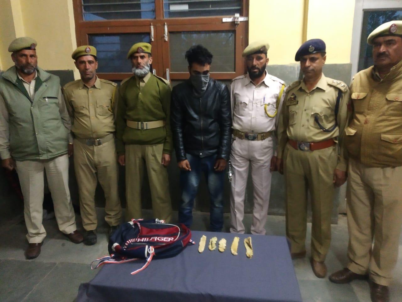 Man held with Charas by railway police Kashmir
