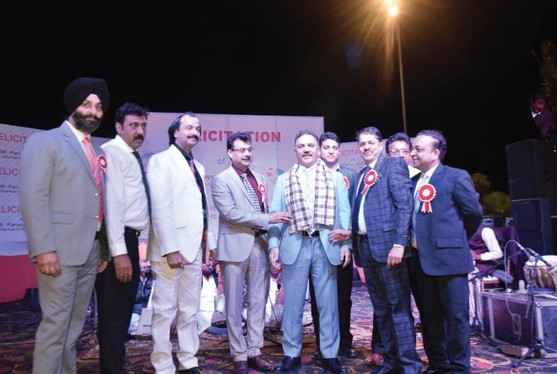 Officers from Jammu division elevated in Bank’s succession planning felicitate Parvez Ahmed