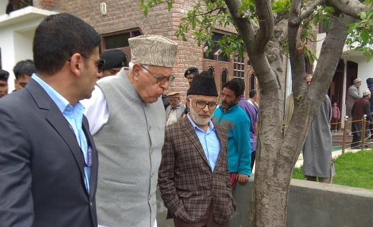Dr. Farooq bats for increased interregional road connectivity in J&K
