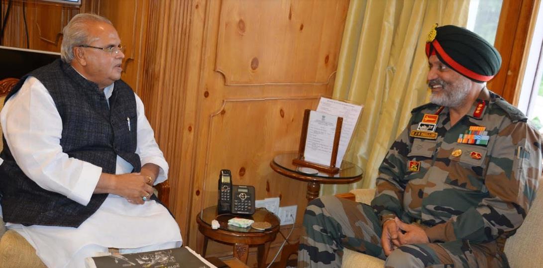 GoC 15 corps meets Governor