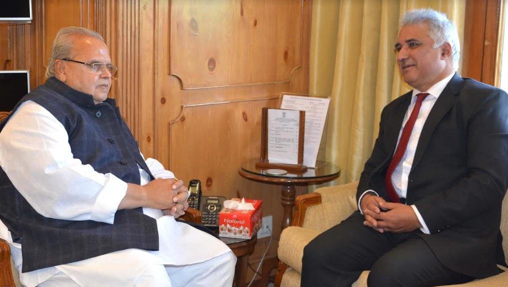 Director SKIMS meets Governor