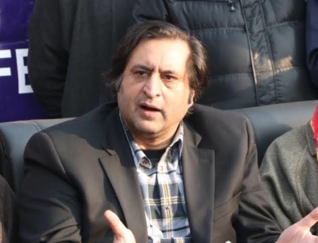 Arshad victim of police brutality: Sajad Lone