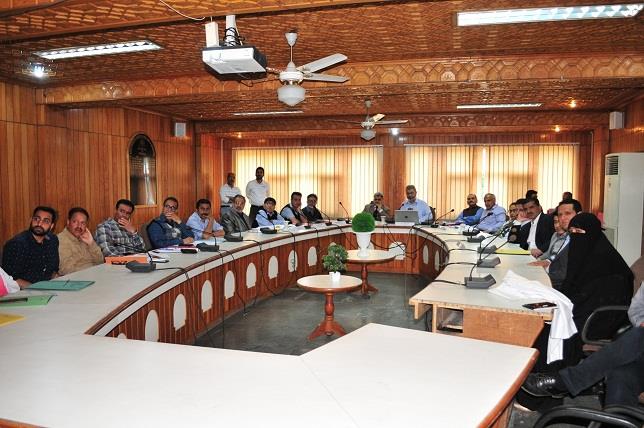 Atul Dulloo visits Govt Dental College, Hospital, Srinagar