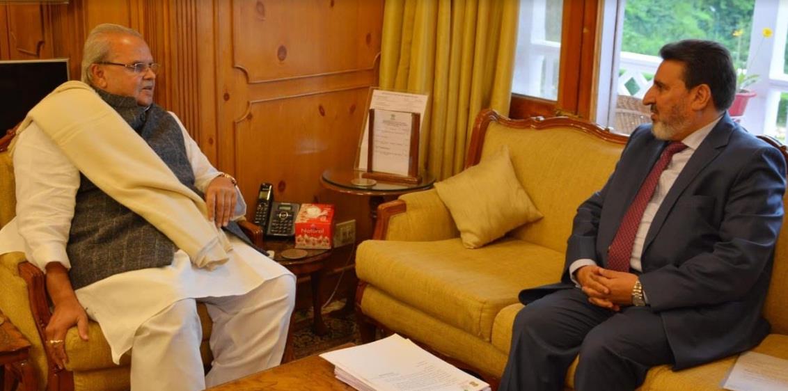 Altaf Bukhari calls on Governor