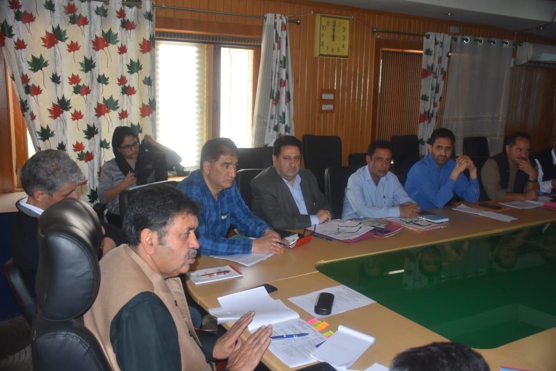 SMC Commissioner reviews progress of various projects under AMRUT, JTPRF