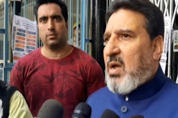 Altaf Bukhari congratulates Farooq Abdullah for his win