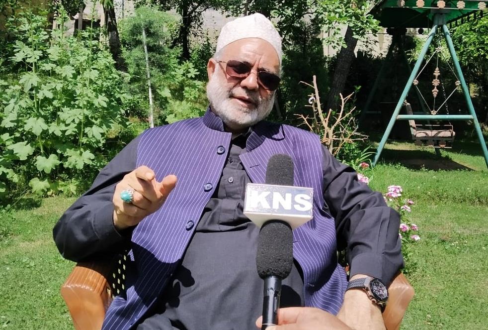 Aga Hassan urges people to stay united