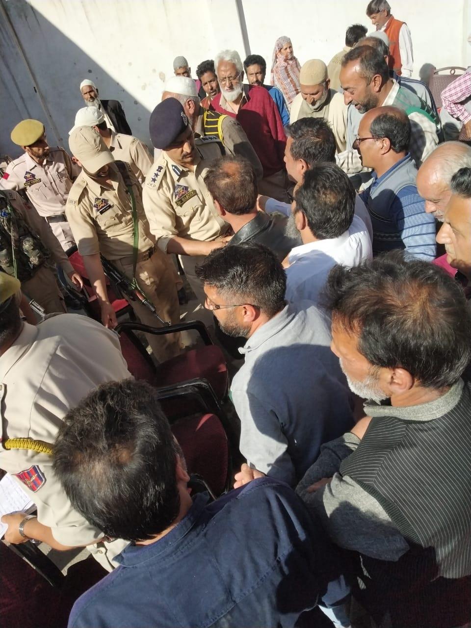Youth Interaction-cum -counseling session held by SSP Srinagar at Police Station Safakadal