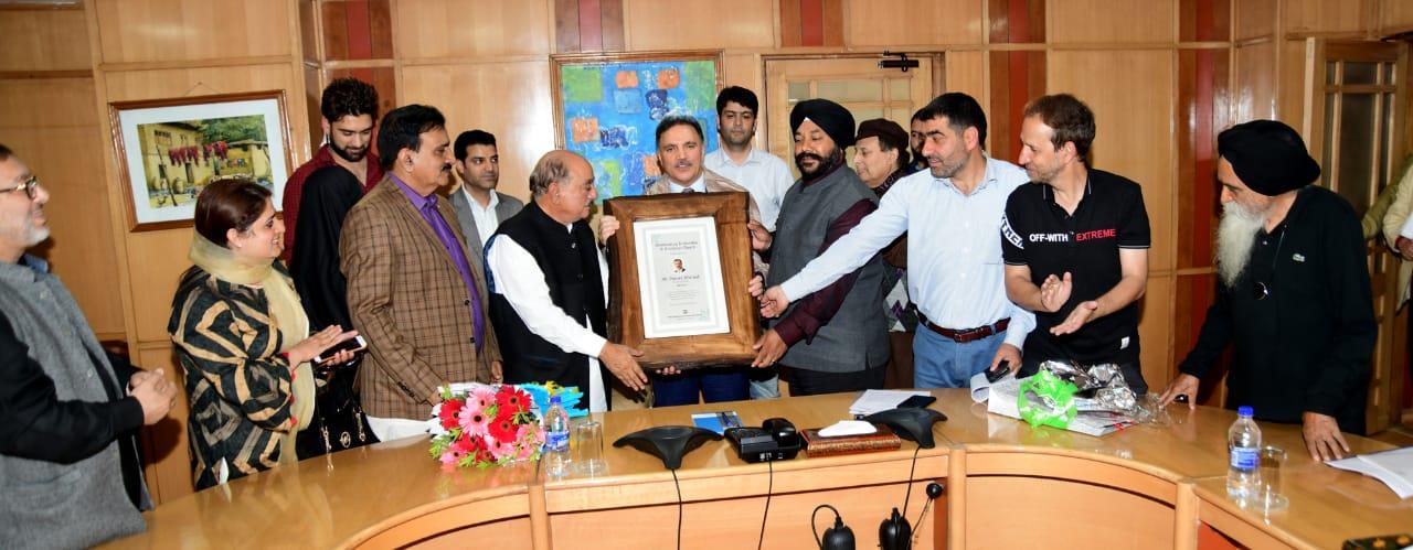 PHD Chamber Kashmir Chapter felicitates JK Bank chairman