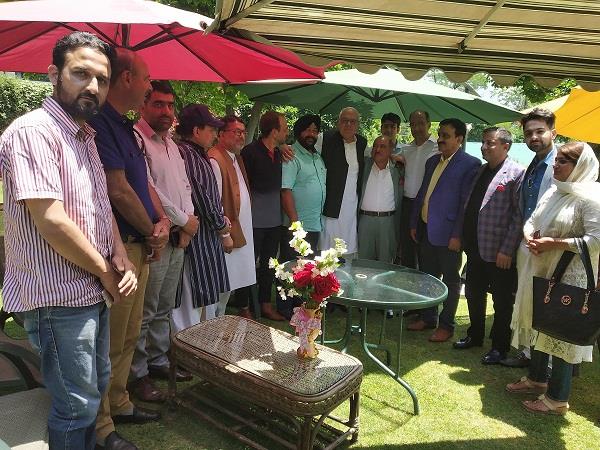 Chaya led PHD chamber delegation meets Farooq Abdullah
