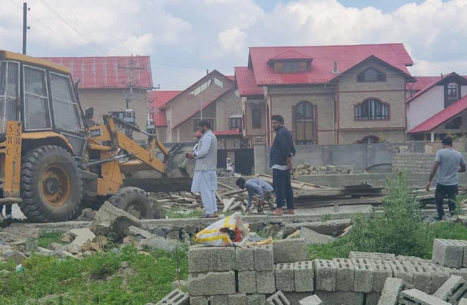 DM orders immediate survey on conversion of agricultural land in Srinagar