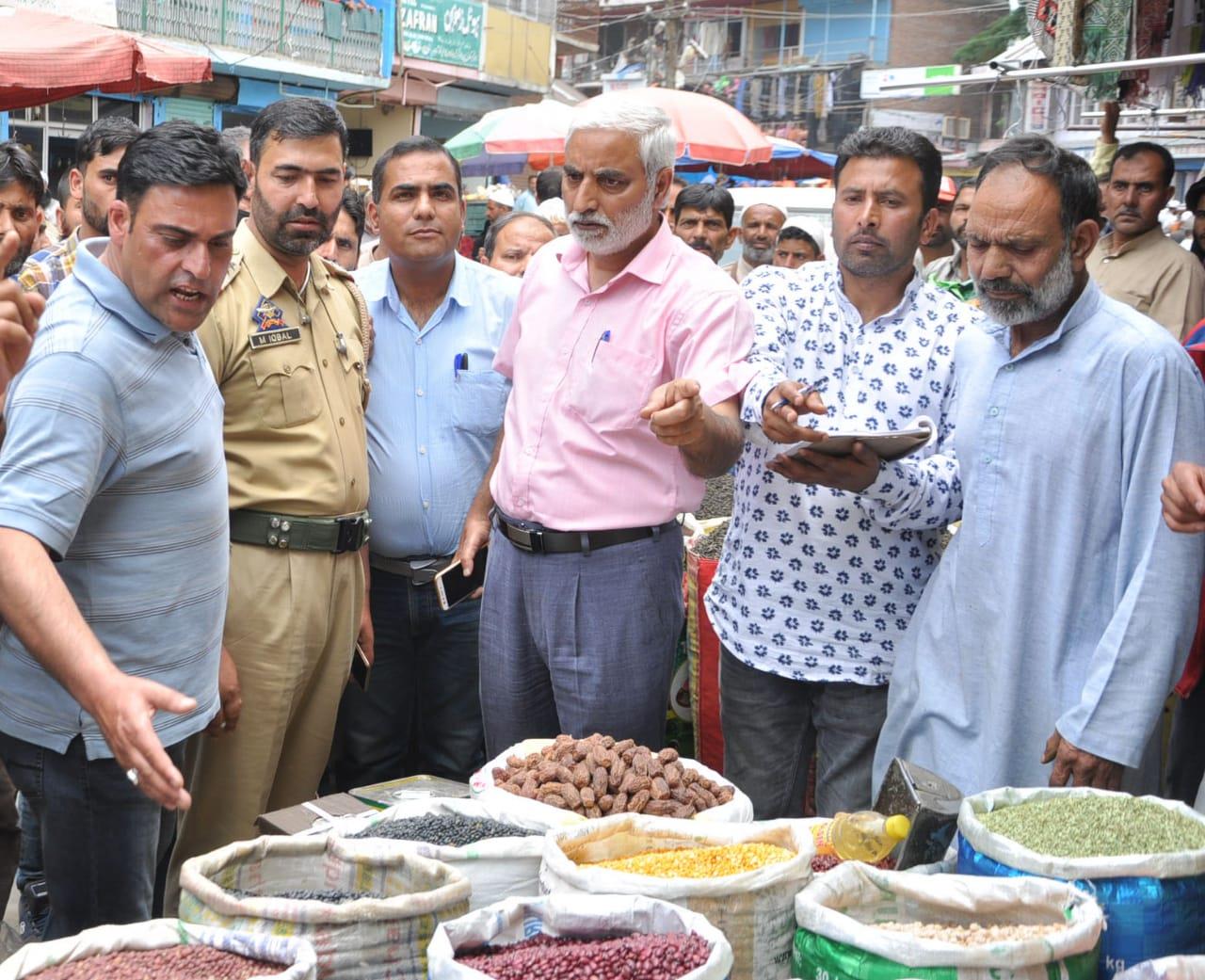 ADC conducts market checking at Baramulla