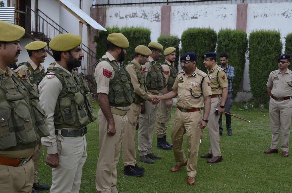 DGP visits Pulwama, Awantipora, reviews security scenario