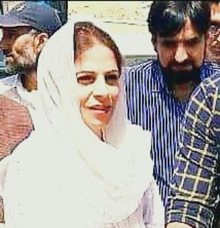 Safina Baigh calls on Guv, demands development of Sangrama constituency