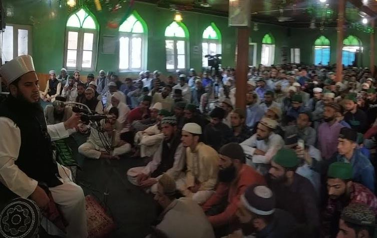 High time for sustained campaign against growing drug, liquor abuse in Kashmir: Alama Hami