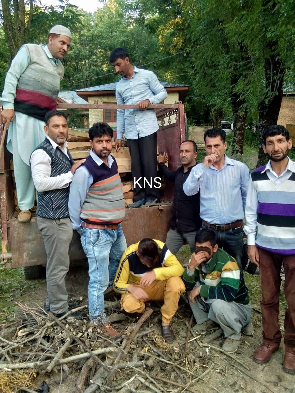 Vehicle with illegal timber seized in Langate, two persons arrested
