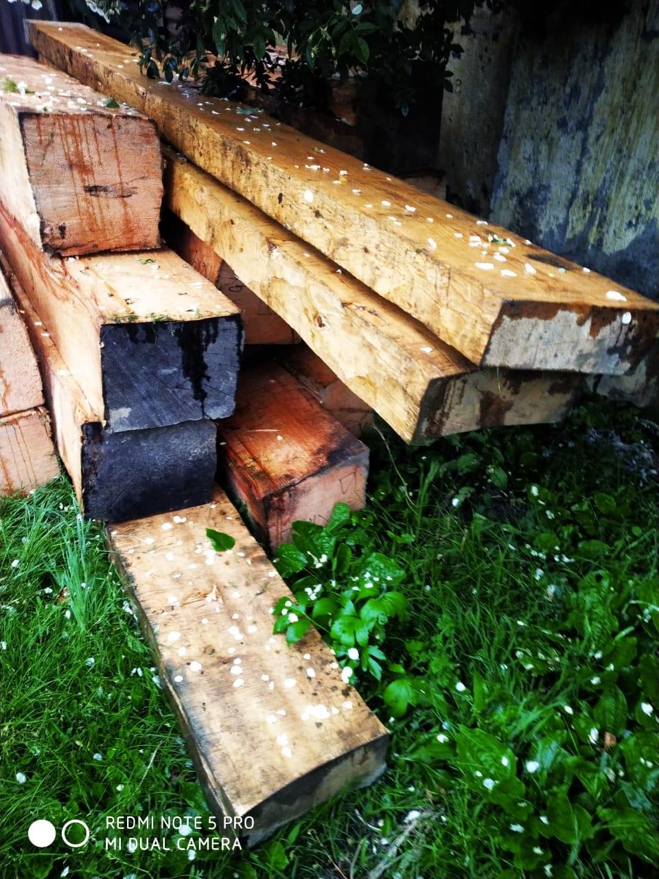 Sopore police seizes Illicit timber