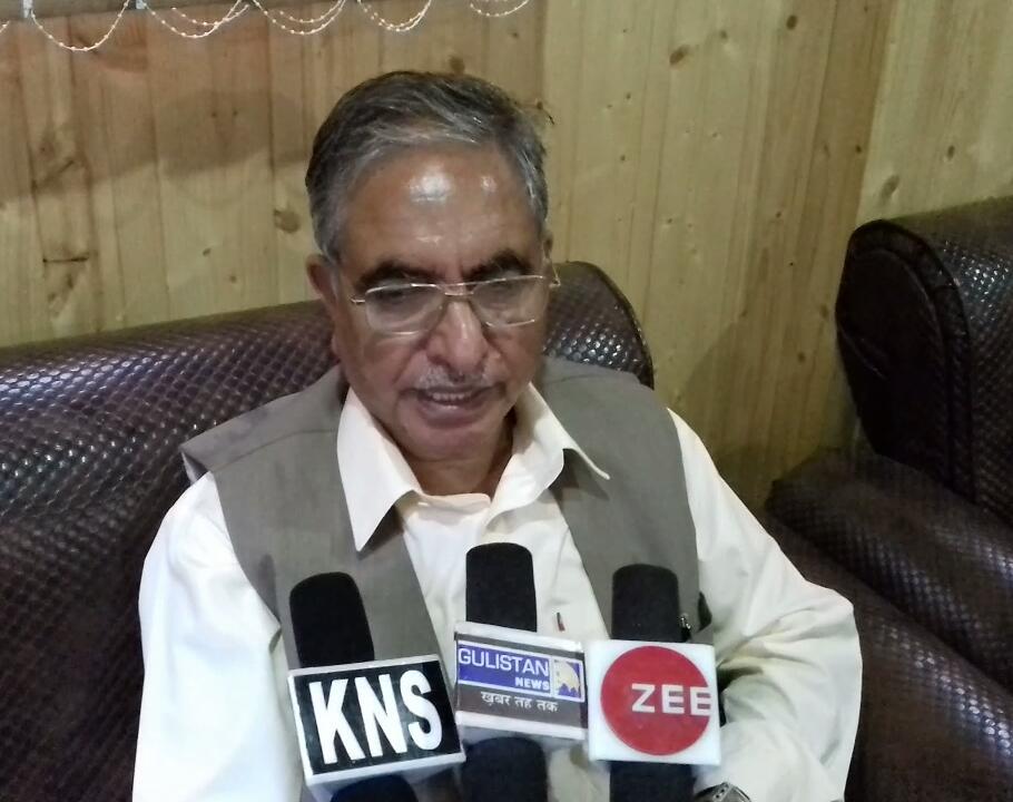 G H Mir calls on Governor, pitches for opening of Women’s college at Kunzer