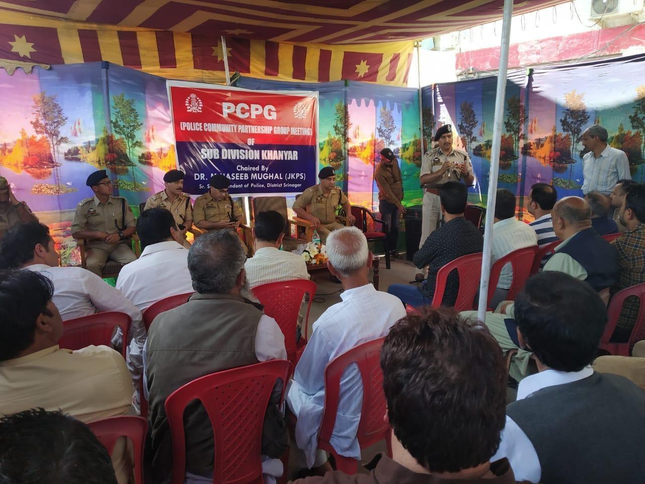 SSP Srinagar chairs PCPG meeting at Police Station Khanyar