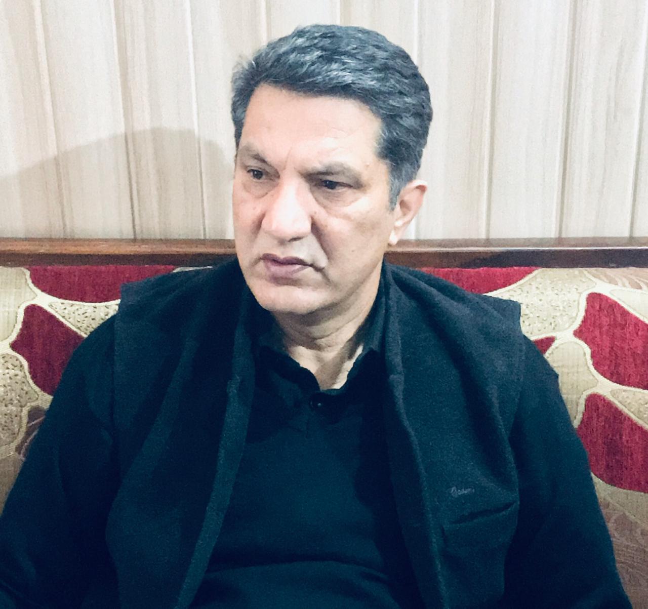 Qayoom Wani condoles demise of Gh Hassan Banday head priest of Dargah Hazratbal Shrine