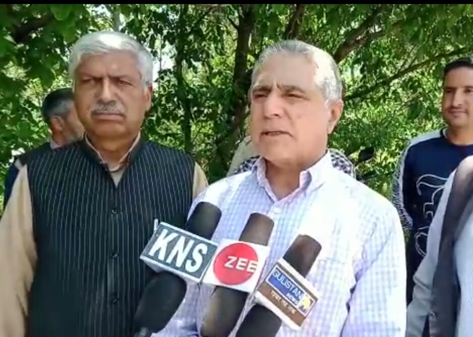 PDP leader Shabir Mir visits flood affected areas of Tangmarg