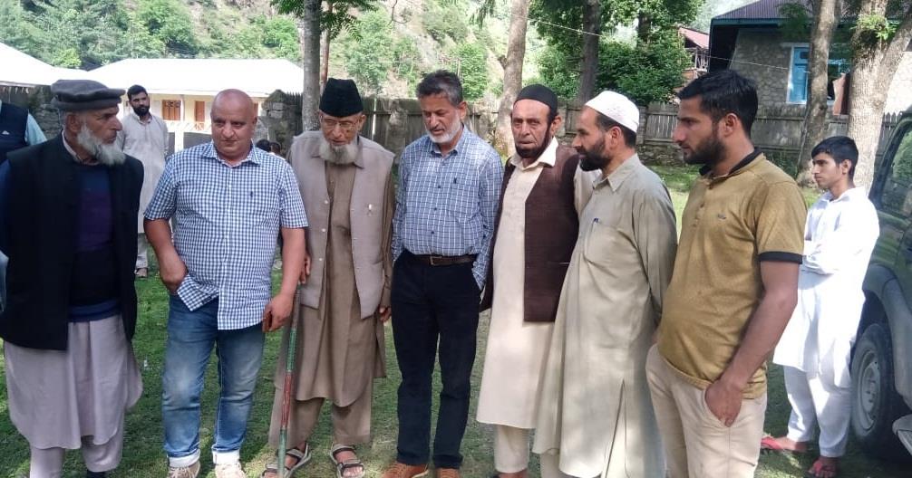 Radio Kashmir holds Pahari music event at LoC