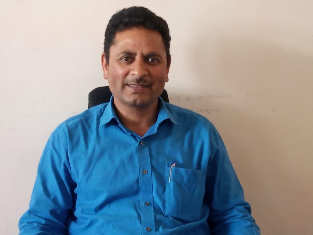 Nazir Ahmad assumes charge as ADC Handwara