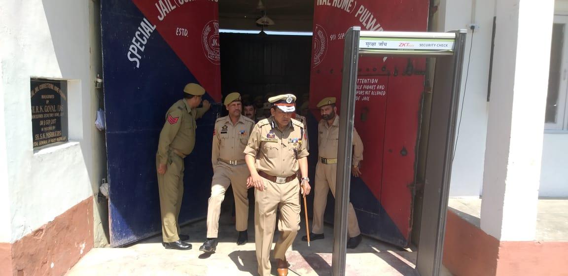 DG Prisons visits Special Jail Pulwama, District Jail Anantnag, reviews security arrangements