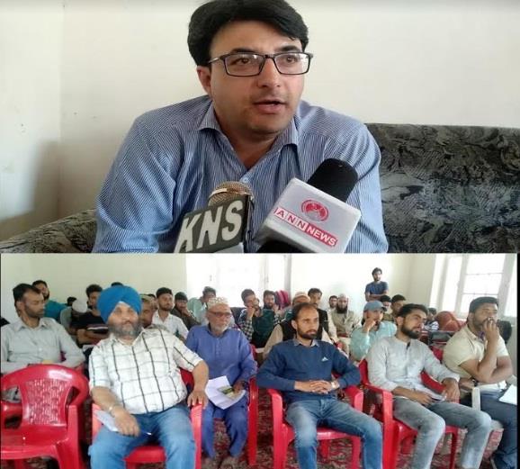 Labour department organizes awareness camp at Tanghdar