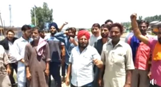 Drivers protest as FCI fails to unload their trucks from Jun 25