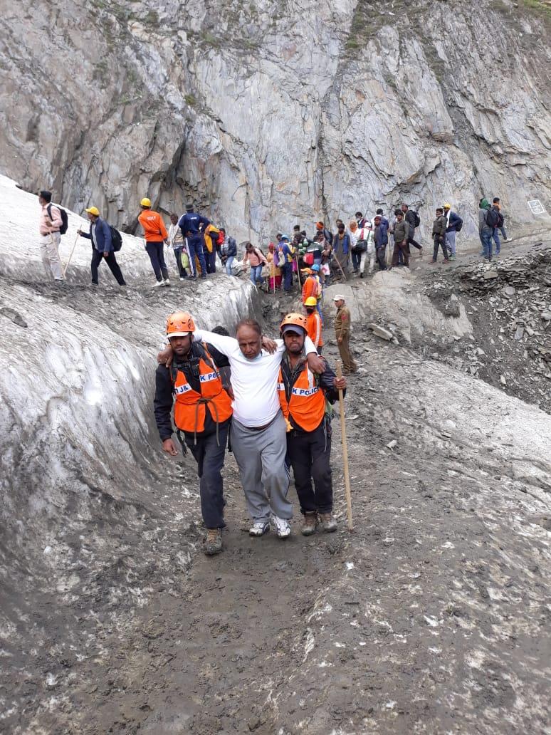 Governor appreciates role of Mountain Rescue Teams on Amarnath Yatra tracks