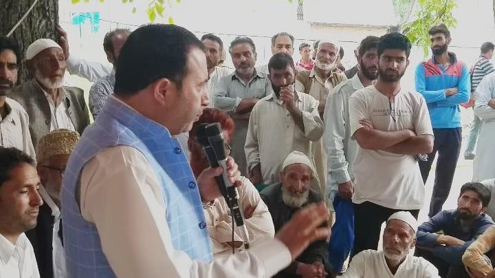 Farooq Shah demands strengthening of Horticulture, Education sectors in Tangmarg