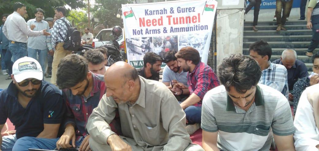 PUF starts three day sit-in in Srinagar seeking tunnel for Karnah, Gurez