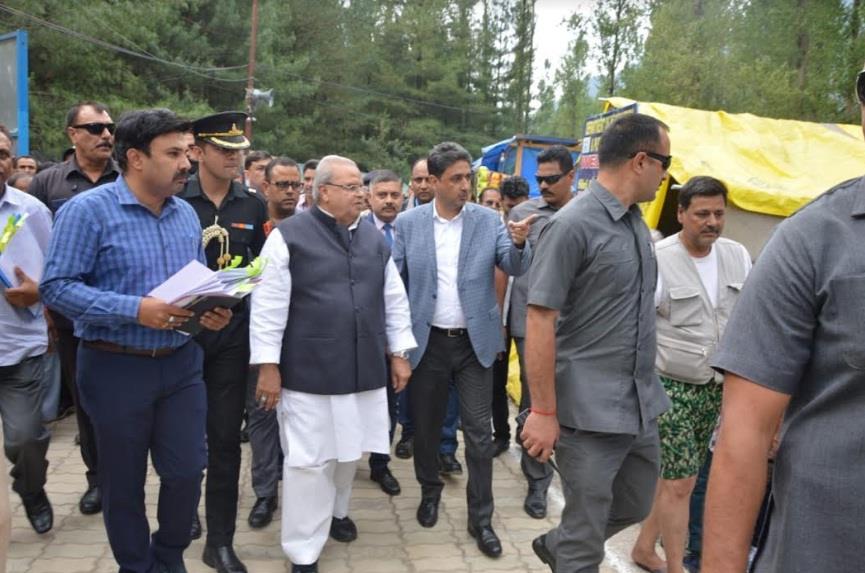 Governor reviews Yatra arrangements at Nunwan Base Camp