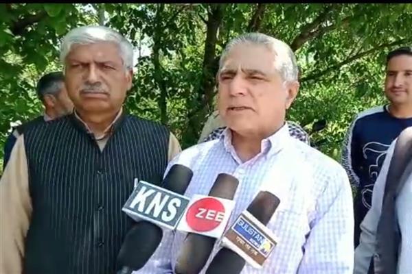 Shabir Mir grieved over Gulmarg fire incident, demands compensation