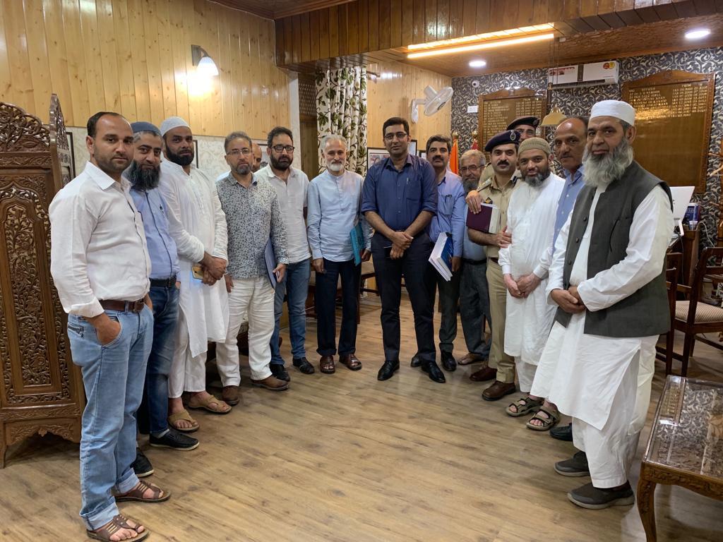PSAJK hails DC Srinagar for pro-active approach to address school transportation issues