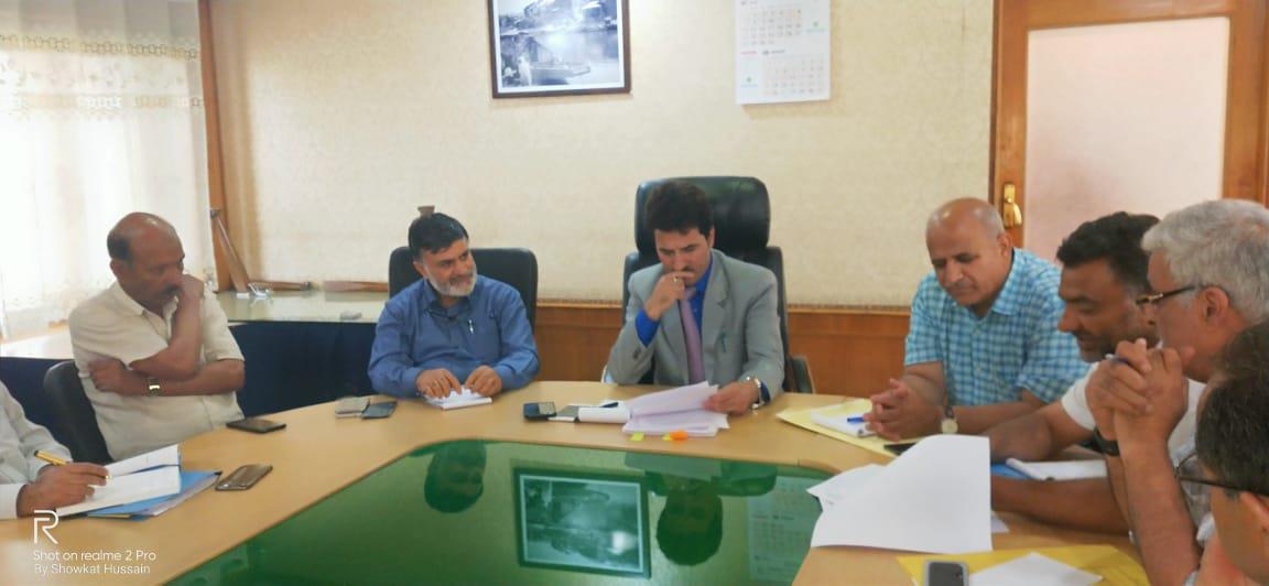 Commissioner SMC reviews AMRUT centrally sponsored Scheme