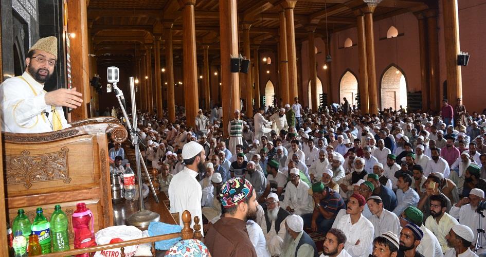 Shun approach of force towards Kashmir: Mirwaiz to GOI