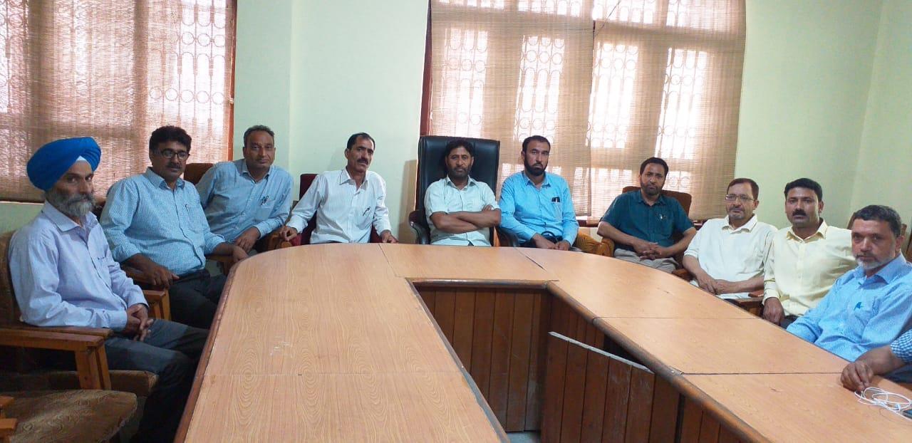 Unity is emerging need, demand of hour, as teaching community is under tight grip of challenges, issues: Dr Manzoor